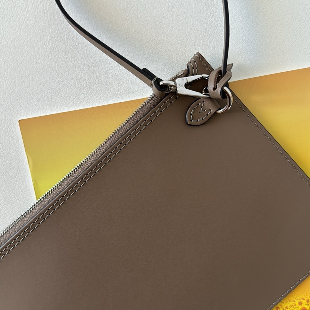 Louis Vuitton Marina Hina Pouch *LIKE NEW* in Excellent Condition - Picture 14 of 16
